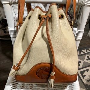 Dooney & Bourke Cream Bucket Bag Vintage